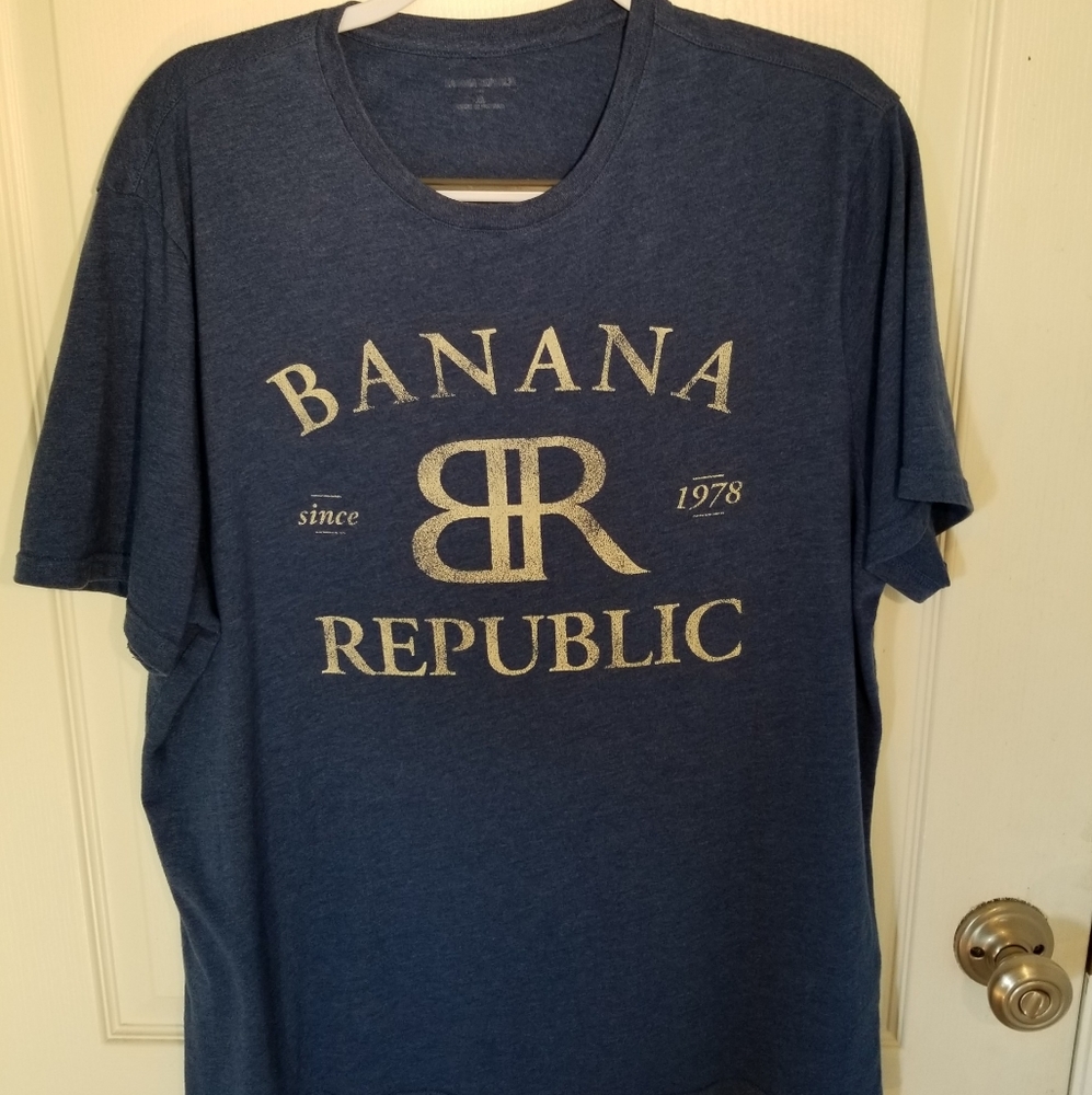 Banana republic logo shirt
